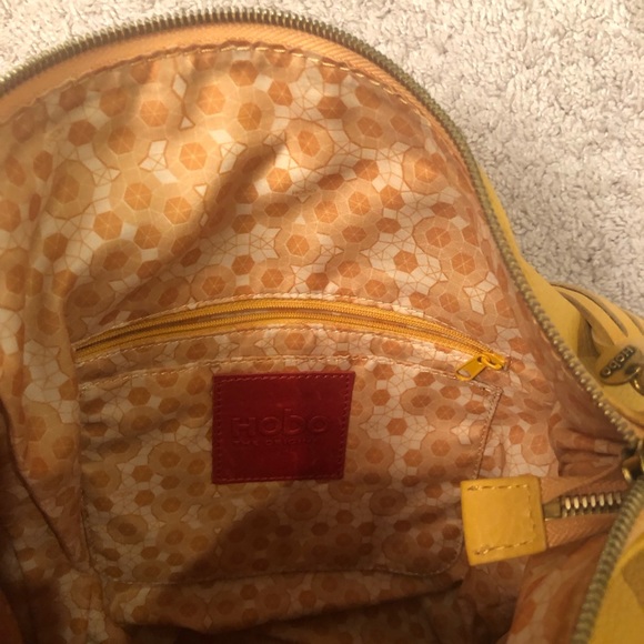 HOBO brand gold/yellow leather shoulder purse - Picture 5 of 7